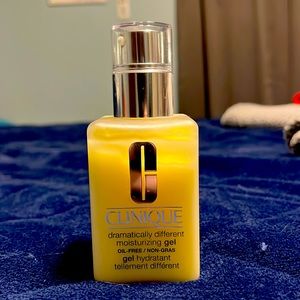 Clinique dramatically different moisturizing gel